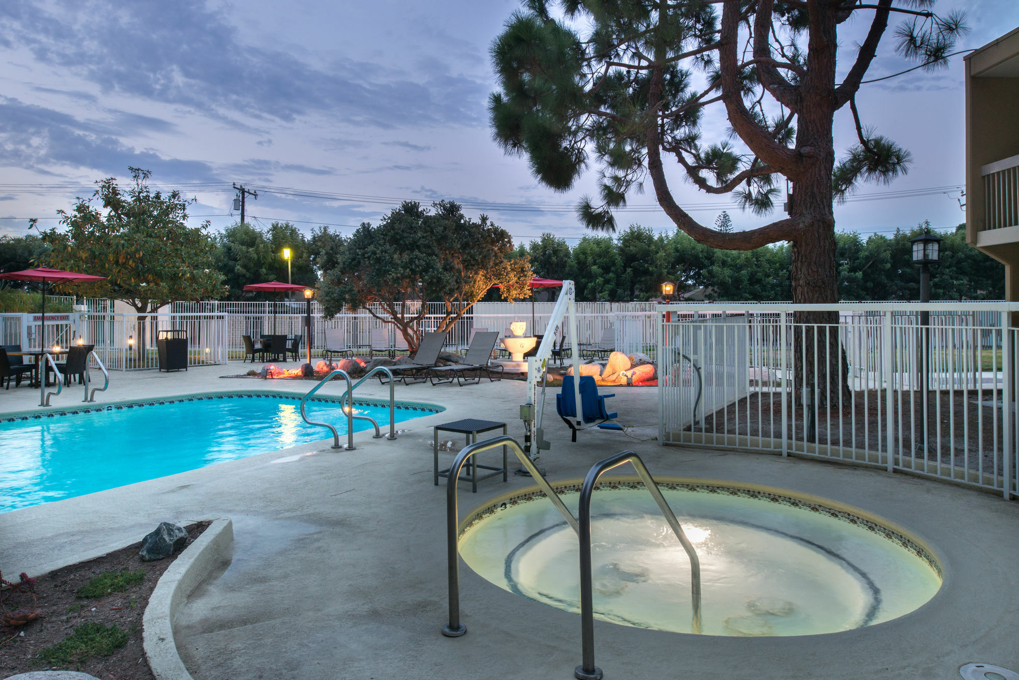 Courtyard By Marriott Oxnard/Ventura Hotel Kültér fotó